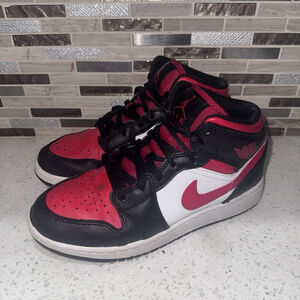 Nike Air Jordan 1 Mid Unisex Youth Size 4.5Y Black Red White Shoes
